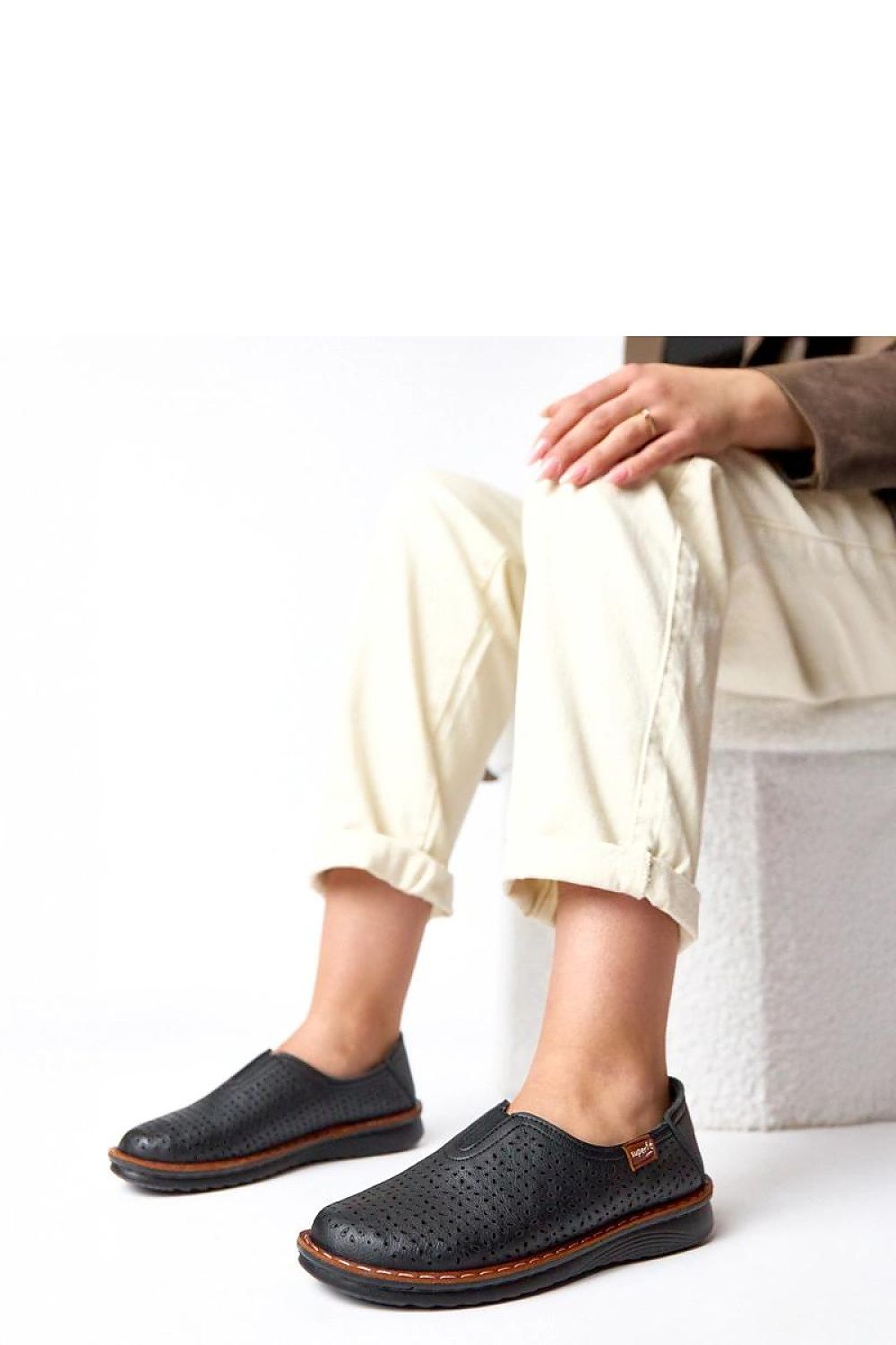 Half shoes model 224162 Solea